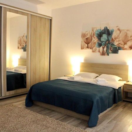 Appartement Long House à Braşov Extérieur photo